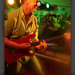 Ben Son Mosquito Live